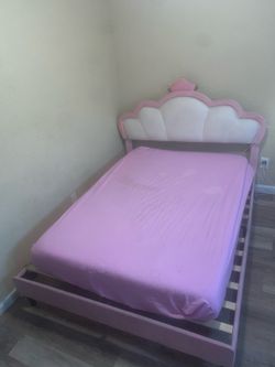 Girl queen frame bed