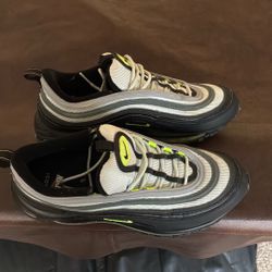 Nike Air Max – Green/Grey Colorway | Clean, Comfortable, Everyday Heat