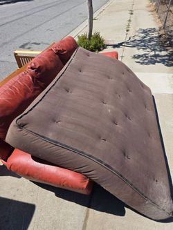 Junk on laurel ave