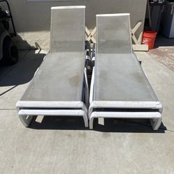 Set Of 4 Pool Lounge Chairs 