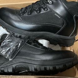 NWT’s Nortiv8 Boots