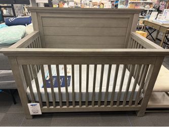 Dolce Babi Lucca Convertible Flat Top Crib