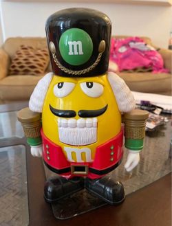 M&M