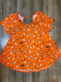 DISNEY HALLOWEEN SHIRT SIZE LARGE