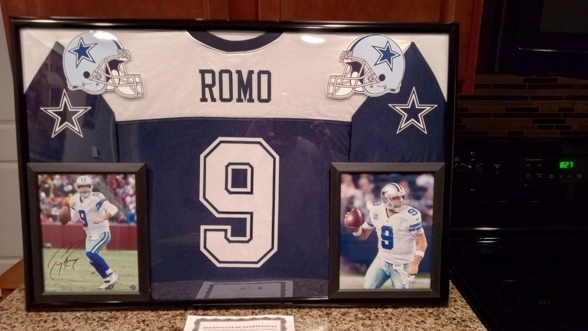 TONY ROMO OF THE DALLAS COWBOYS, CUSTOM STITCHED FRAMED JERSEY WITH AUTOGRAPHED PICTURE AND COA.