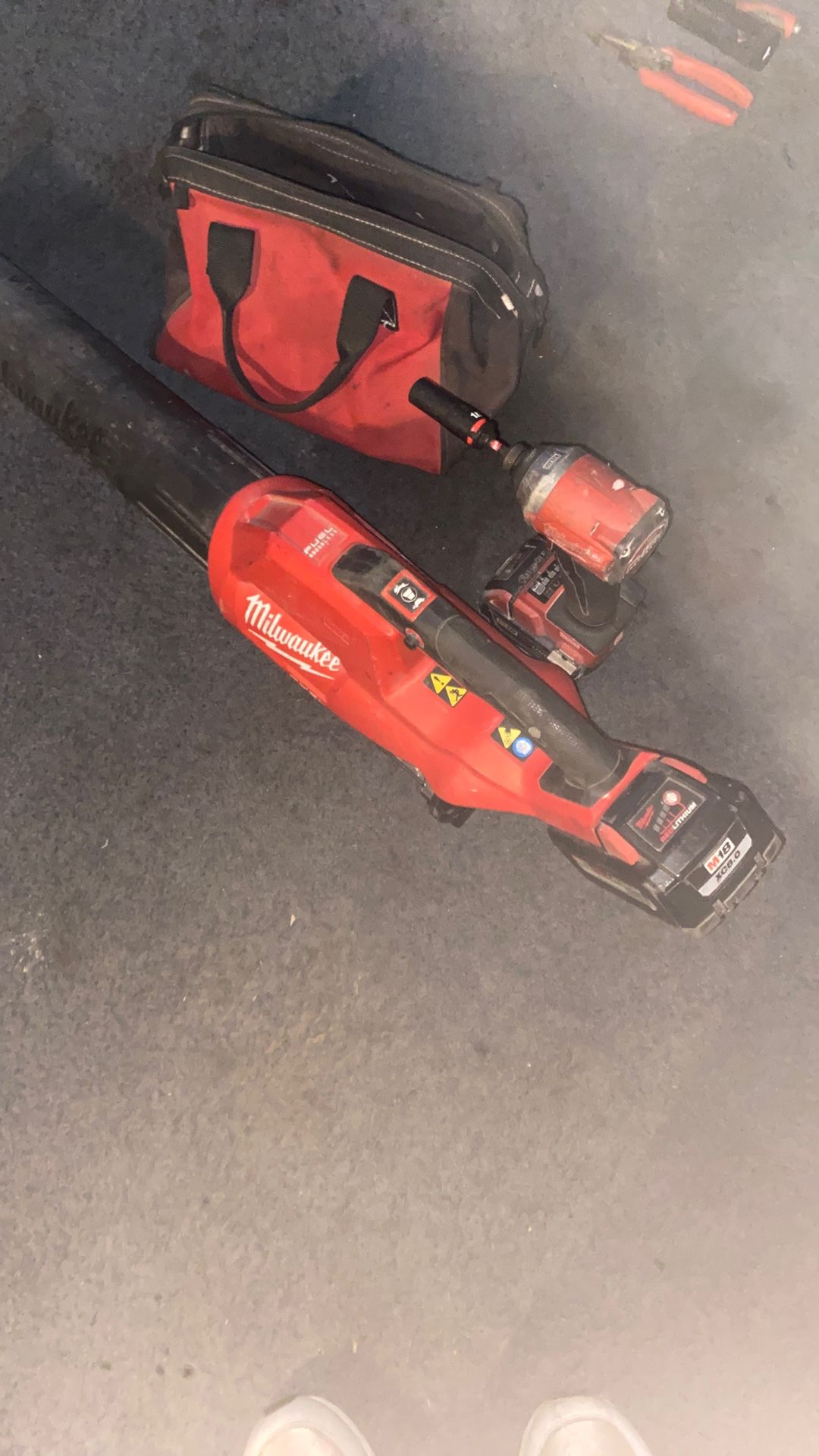 Milawauke Blower And Milawauke Drill