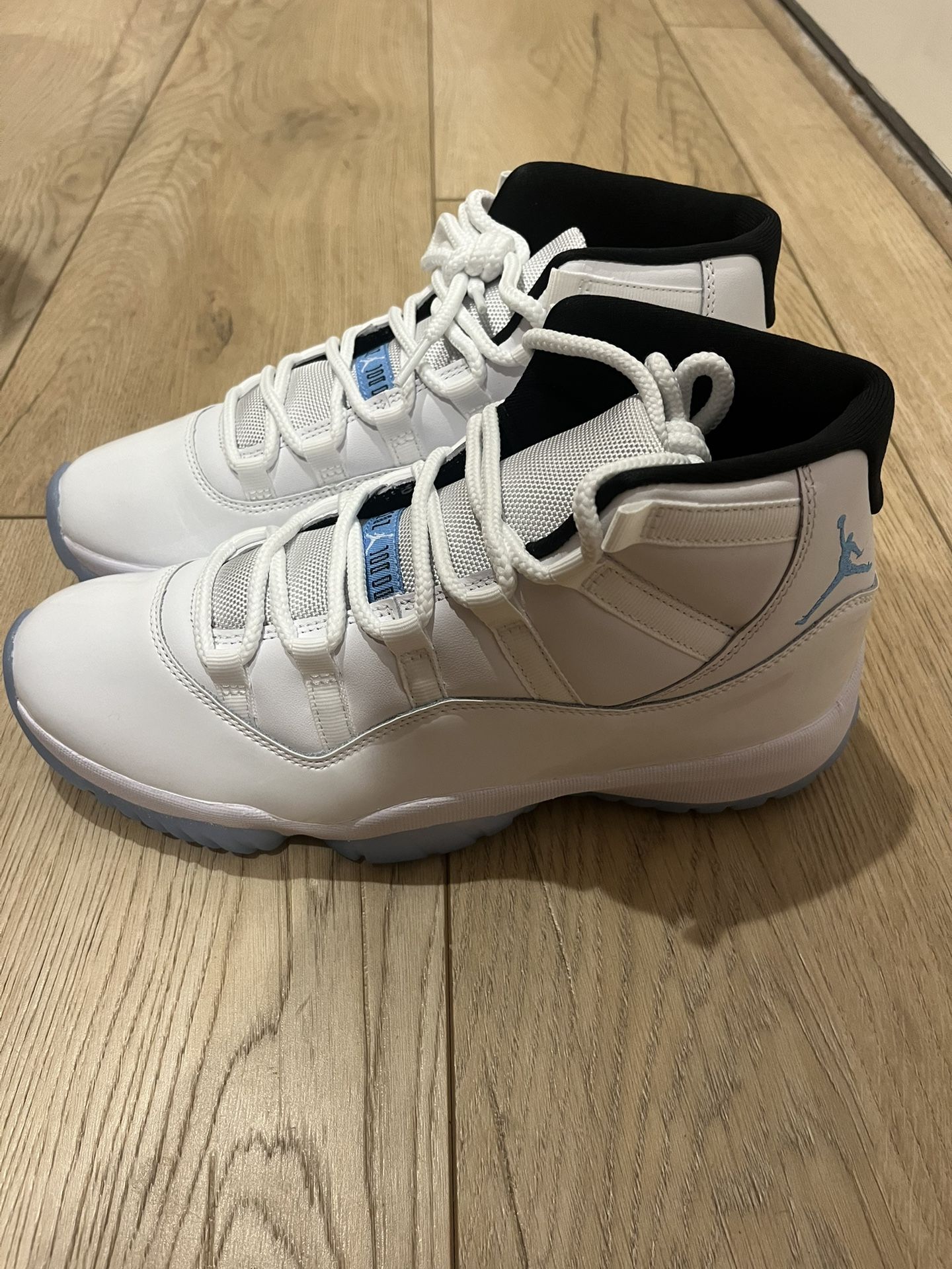Air Jordan 11 size 9.5 never worn Jordan 11 Legend Blue Nike Air retro size 9.5 | Mercari main image 2