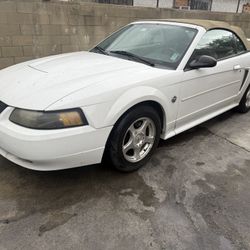 2004 Ford Mustang
