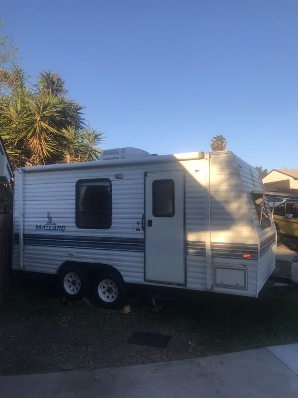 96 Fleetwood Mallard 18FT travel trailer