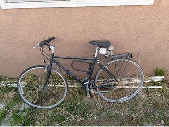 SPECIALIZED CROSSROADS BIKE - NEEDS TLC!