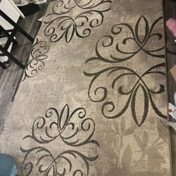 5x7 Beige Black Floral Area Rug
