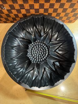 Nordic Ware Sunflower Pan 9-Inch Cast Aluminum