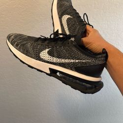 Nike Flyknit (size 12)