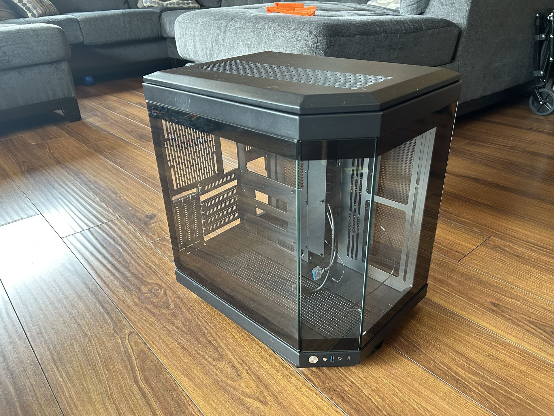 HYPE Mid-Tower ATX PC case by GameMax