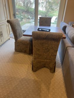 Dinning Room Skirted Chairs 