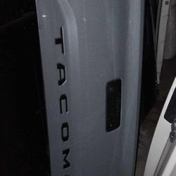 Toyota Tacoma Tailgate