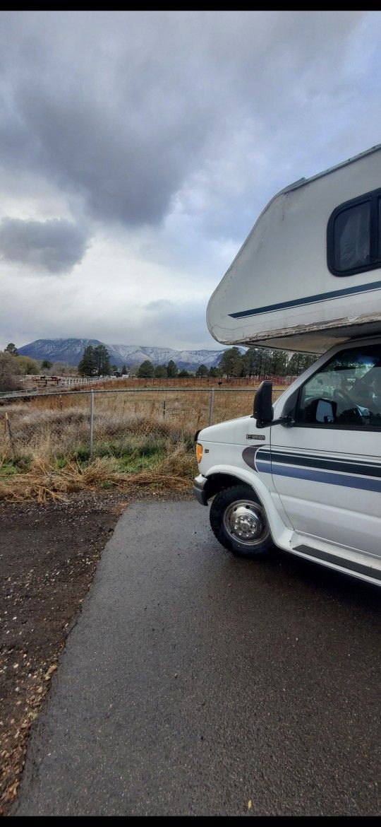 1998 Ford Travelmaster