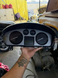 07 Escalade Instrument Cluster