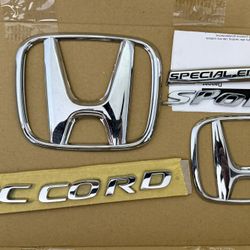 Used  2022 Honda Accord SE sport Emblems 