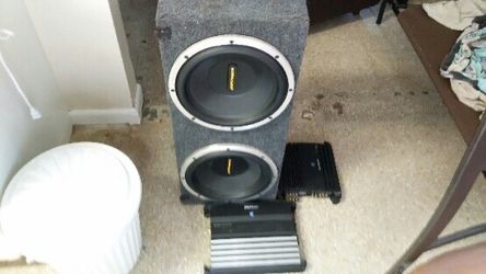 Two 15 inch speakers /box included 2 amplifier 300w 600w