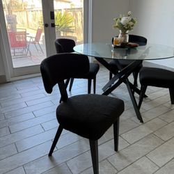 Glass Round Dining Table With Teddy Chairs 