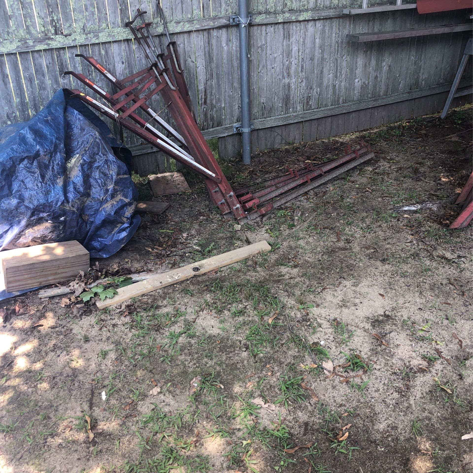 Wall jacks and back braces