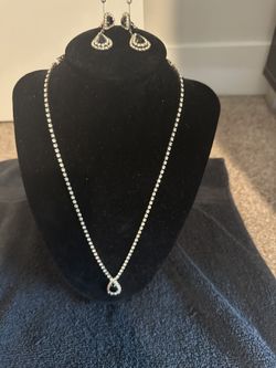 Clear Rhinestone and Black Stone Tear Drop Necklace and Earrings Set (16 Inches)