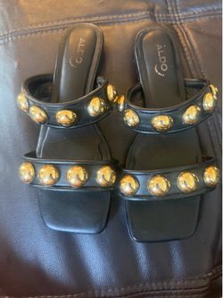 Women sandals