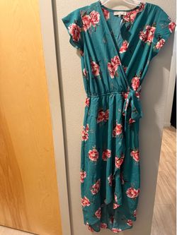 New woman’s dress size M