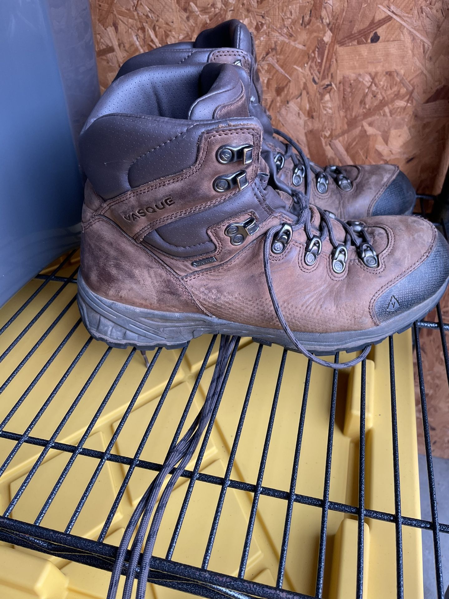 Vasque Mens Hiking Boots 10w