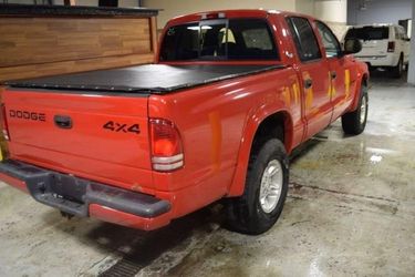 2000 Dodge Dakota Quad Cab Spot 4WD