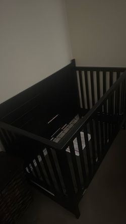 Crib barely used
