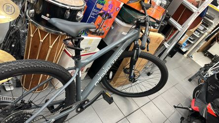 OZARK TRAIL 30’ Mountain Bike great condition like new  BLOWOUT SALE