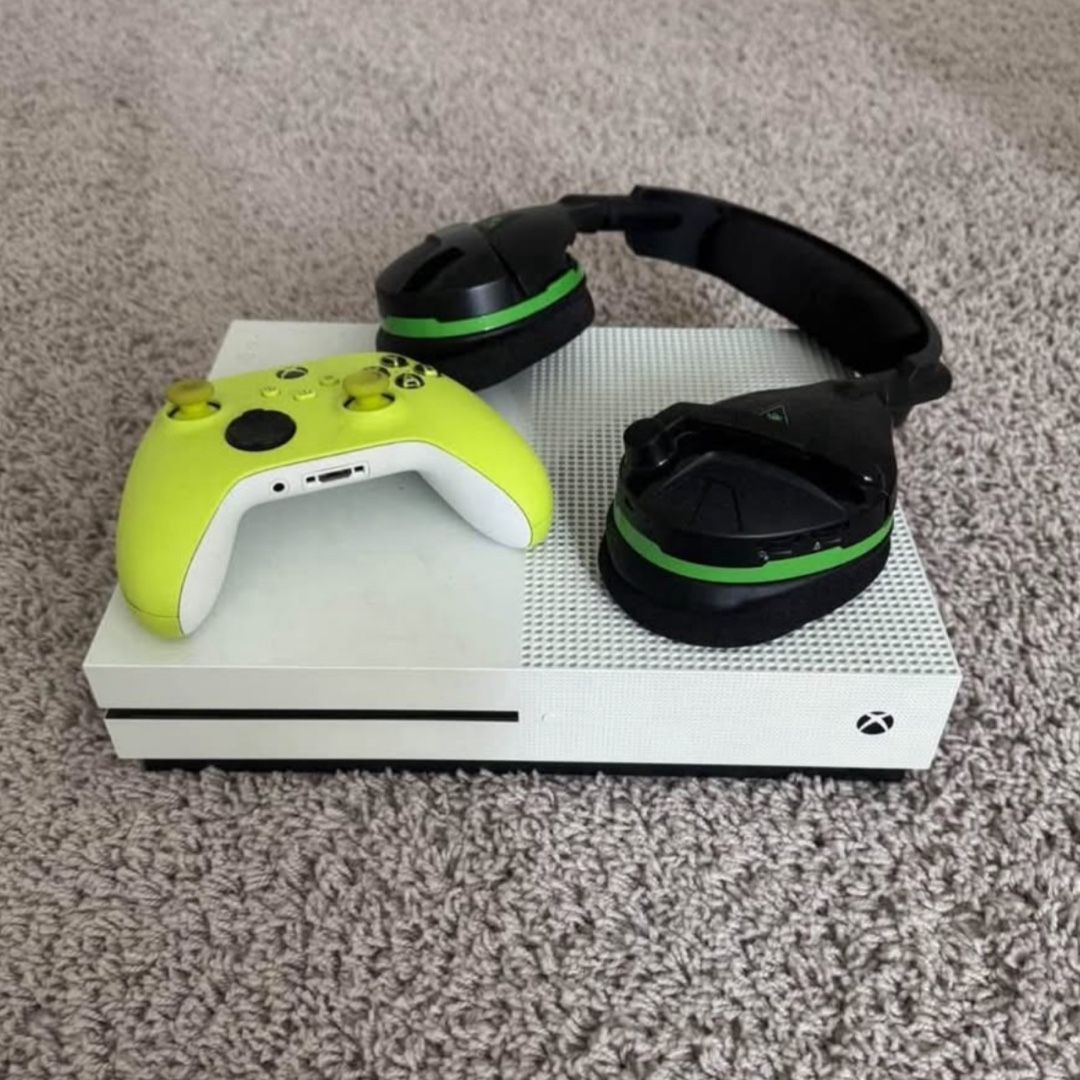 Xbox One S Console