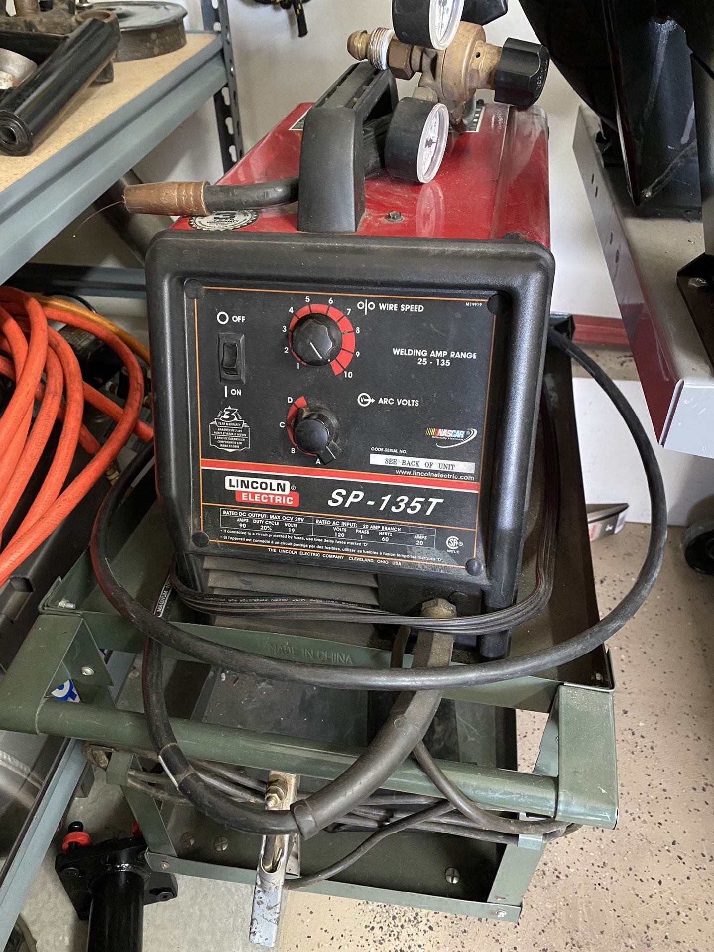Lincoln SP135T Mig Welder 120V Argon Gas for Sale in Irwindale, CA