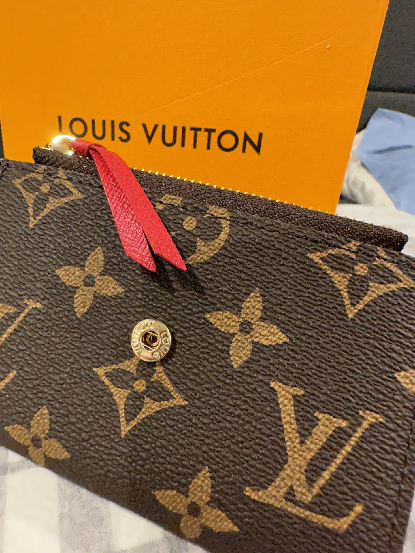 LV Deluxe Wallet for Sale in Bellerose, NY - OfferUp