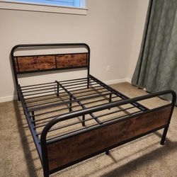 Medal Bedframe 