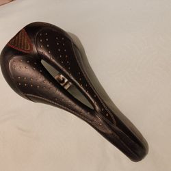 Seat SELLE ITALIA  leather & Carbon Fiber 60  O r  Best Offer 