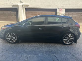 2017 KIA Forte 5-Door