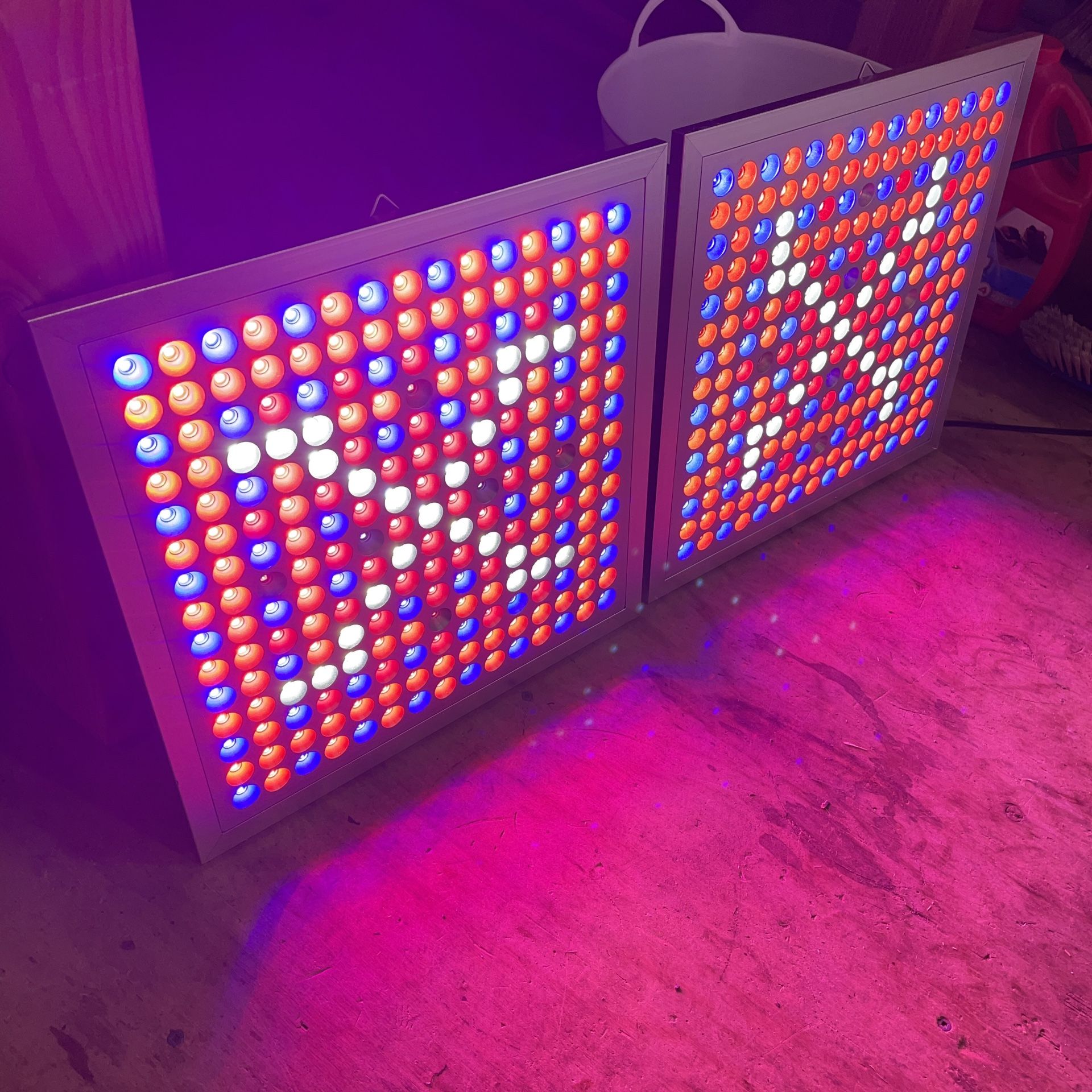 4 LED Grow Lights