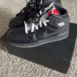 Air Jordan 1 MID Black Metallic Reimagined 