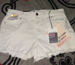 White denim shorts size 9 new