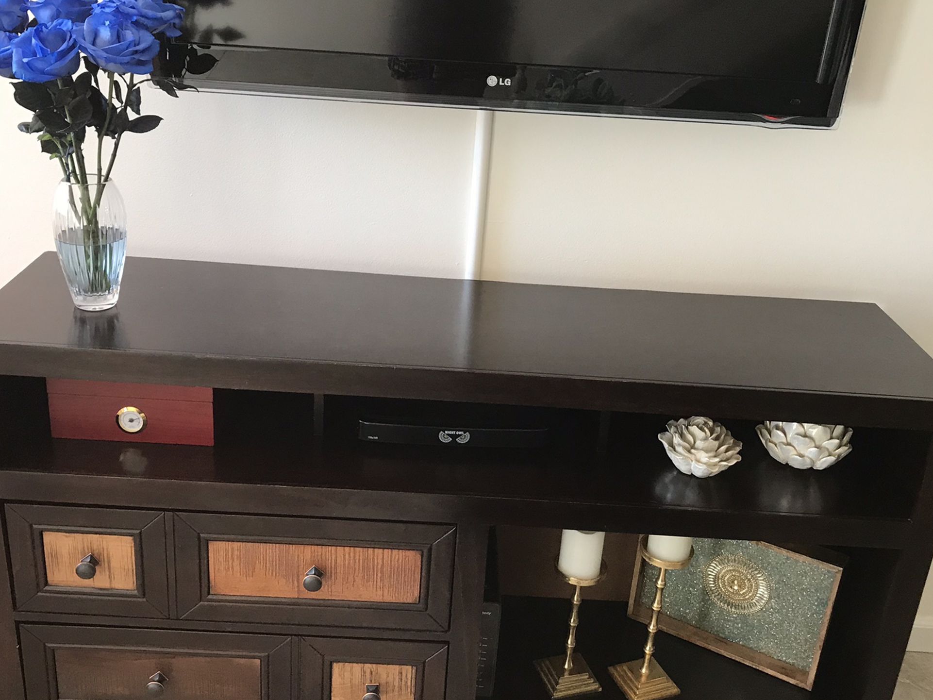 Tv Stand/ Traditional Browns