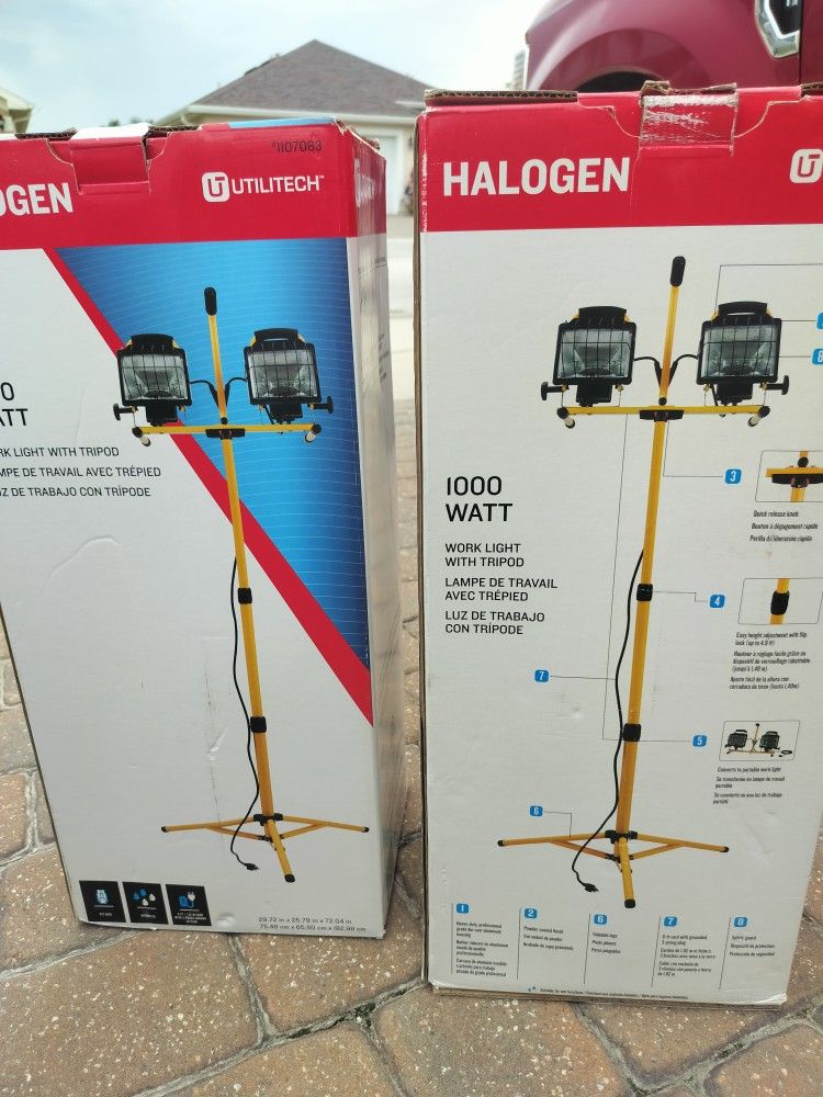 1000-Watt Halogen Telescoping Twin Head Tripod Work Light
110
(17)