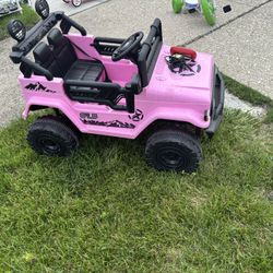 Kid Car 24v Like New 