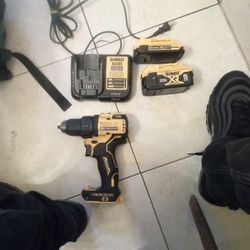 DeWalt 20v Drill Set!!! 