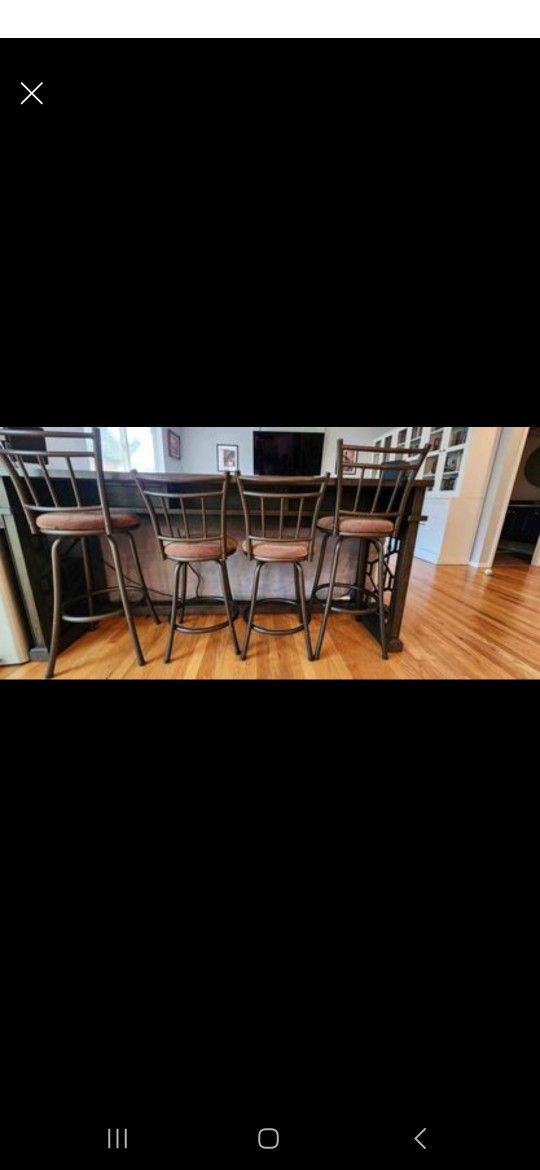 Old Cannery Console Table With Stools