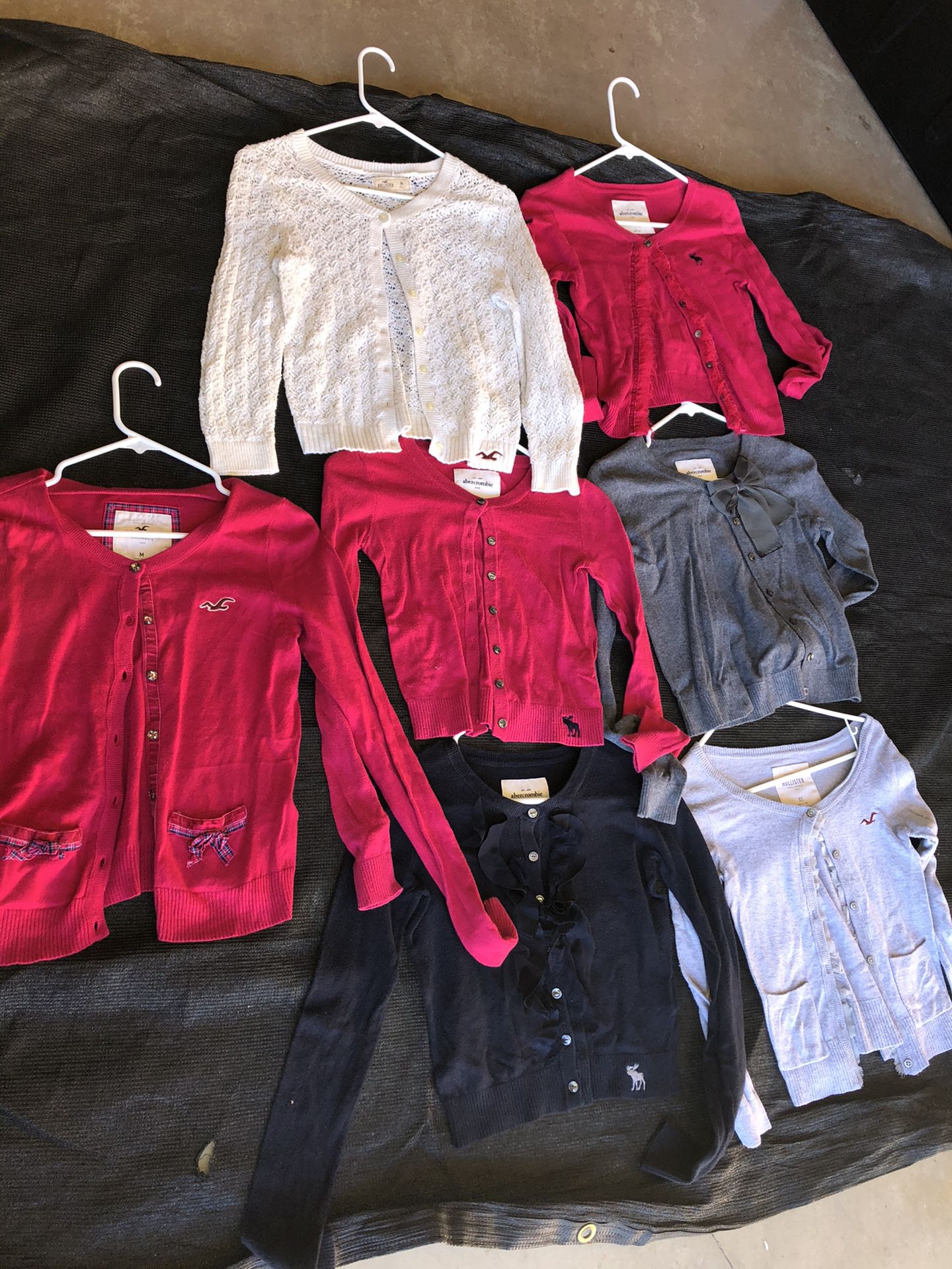 Hollister clothes for kids size S-M