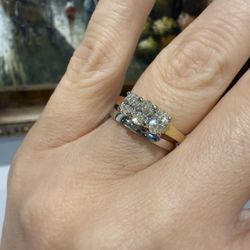 14K Yellow Gold Natural Diamonds Beautiful Ring 