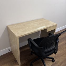 Desk With Chair 